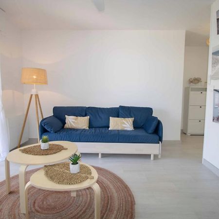 Bright Apt Of 32 M Renovated Near Town Frejus Luaran gambar