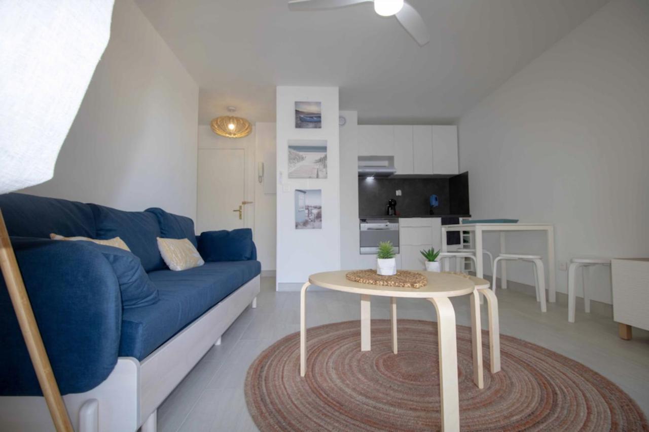 Bright Apt Of 32 M Renovated Near Town Frejus Luaran gambar
