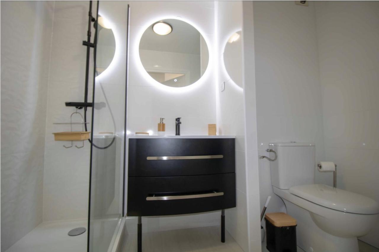 Bright Apt Of 32 M Renovated Near Town Frejus Luaran gambar