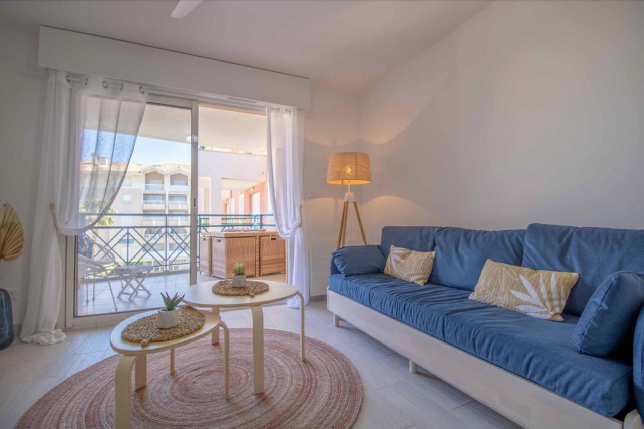 Bright Apt Of 32 M Renovated Near Town Frejus Luaran gambar