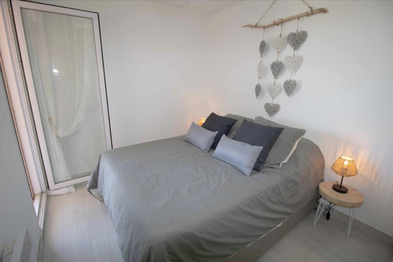 Bright Apt Of 32 M Renovated Near Town Frejus Luaran gambar