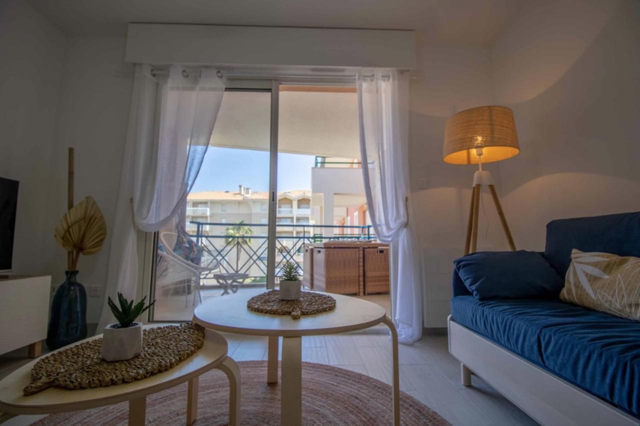 Bright Apt Of 32 M Renovated Near Town Frejus Luaran gambar